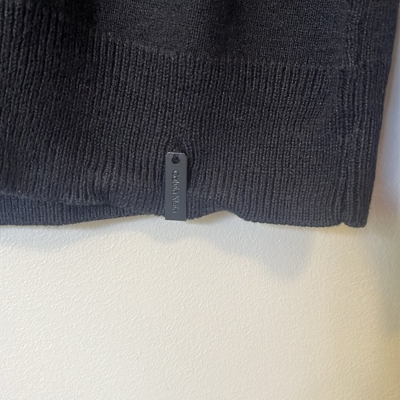 Calvin Klein knit sweater - Picture 4 of 5